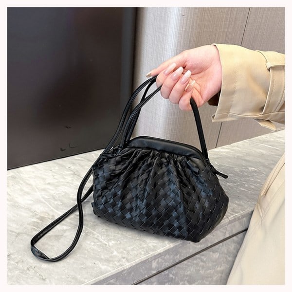 Taske i vævet PU-læder, trendy skuldertaske sort black 2