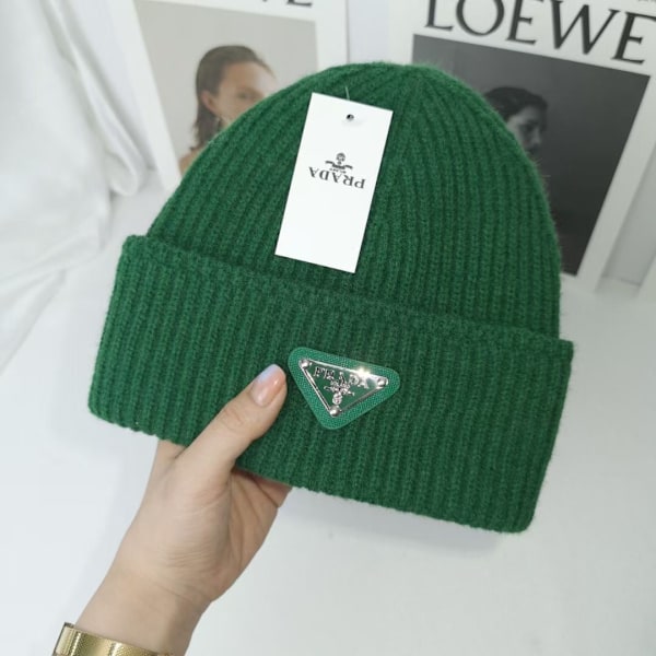 Varm talvinen neulottu pipo Syksy- ja talvipipo Käännetty kolmio Trendikäs rento Korvanlämmittimet Unisex Tummanvihreä Dark green M