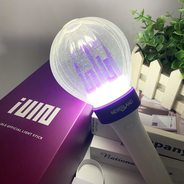 Ny Kpop Gidle Lightstick Ver.2 Korea (g)i-dle Light Stick Version 2 1 Castle Concert Lamp Party Flash Med Fotokort Present