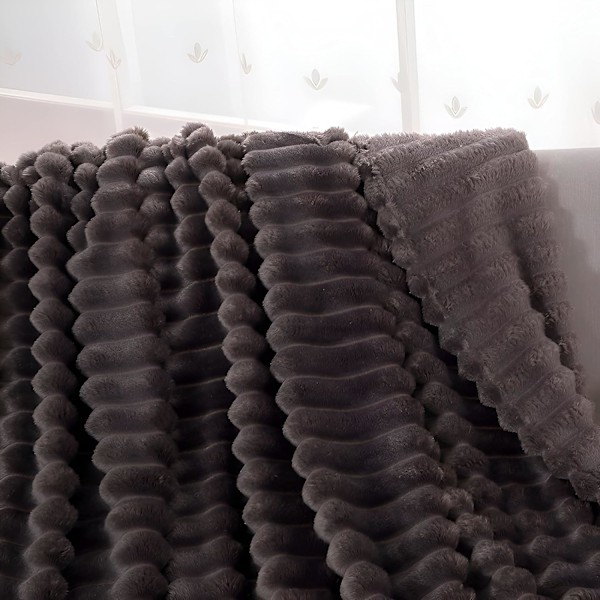 Børstet fleece tæppe, perfekt sofa- og sengeplaid 120*200CM, super blød og behagelig fornemmelse, perfekt til at varme op for alle familiemedlemmer (mørkegrå)