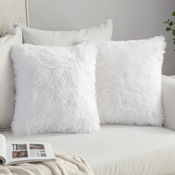 2-pack kuddfodral i fuskpäls 43x43cm, vit [JUN]