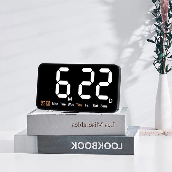 Grønt LED digitalt vægur med moderne display [JUN] green