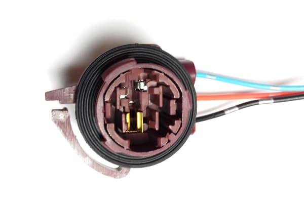 2 kpl Pistorasia P27W/7W, 3157