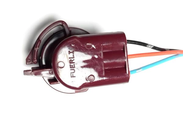 2 kpl Pistorasia P27W/7W, 3157