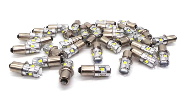 2 kpl LED-lamppu PX13.5, P13, P13.5s 3V taskulamppuihin