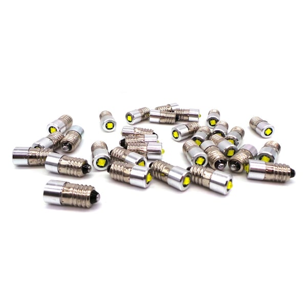2 kpl E10 LED-lamppu 4-24V CREE 400lm