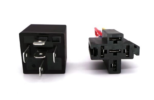 2 kpl Releet Universal 5 pin 12V 40A