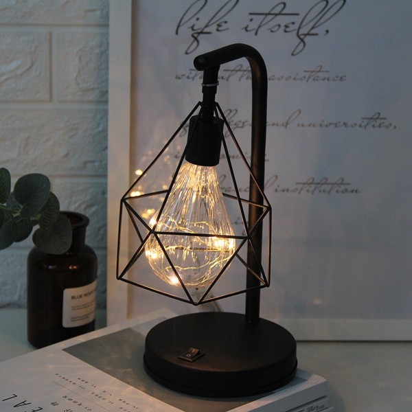 Retro atmosfärslampa, metall skrivbordslampa Diamantformad glödlampa Bordslampa Nattljus Dekoration Leksak Presentlampa, batteridriven (varmvit)
