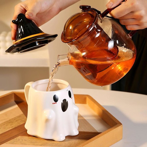 Halloween-muki, aavemuki kannella, Halloween-aaveuutuus kahvimuki, Dorable-noitamökki aavekuppi koteihin, toimistoihin, Halloween-koristeisiin White