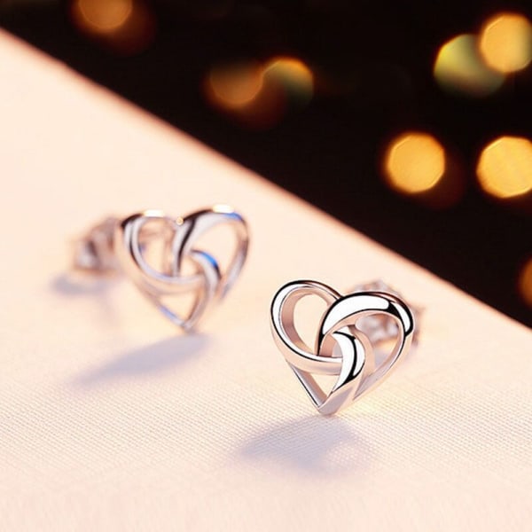 Simple Love Heart Shape Stud Örhängen Förhindra Allergi Örhängen för Smycken Presenter Tillbehör