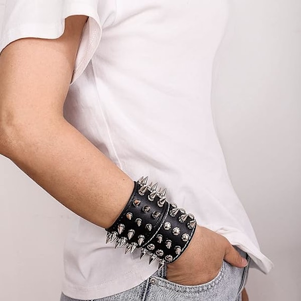 2 stk. Rock Punk Besat Bred Rem Biker Læderarmbånd Sæt Gotisk Nitte Spænde Armbånd til Mænd Kvinder