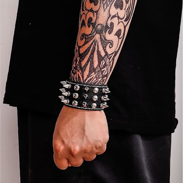 2 stk. Rock Punk Besat Bred Rem Biker Læderarmbånd Sæt Gotisk Nitte Spænde Armbånd til Mænd Kvinder