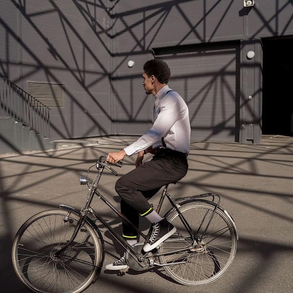 2 stk. cykelklemmer, lette, kraftfulde, reflekterende cykelbukseklemmer, cykelsikkerhedstilbehør, cykeludstyr til mænd og kvinder, ankler