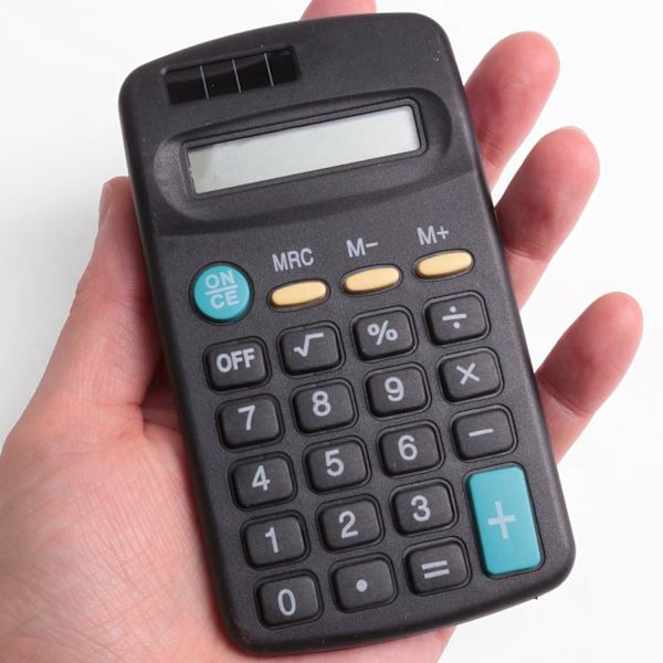 8-numeroinen taskukokoinen elektroninen laskukone, 110×65MM