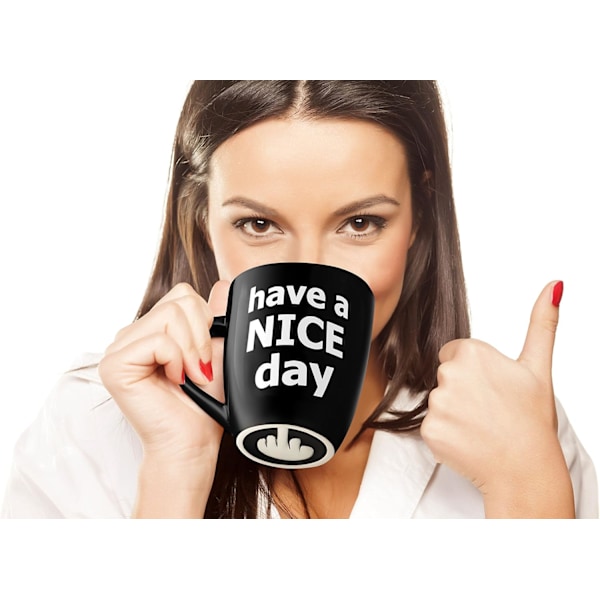 Decodyne Rolig Kaffemugg med Långfinger på Basen 410 ml.