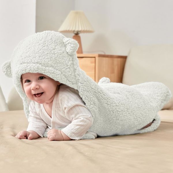 Vauvan hupullinen peitto, Teddykarhu vauvan kapalointiliina, rattaiden vastaanottopeitto, fleece-makuupussi, säkki, vauvanvaatteet pojille ja tytöille White