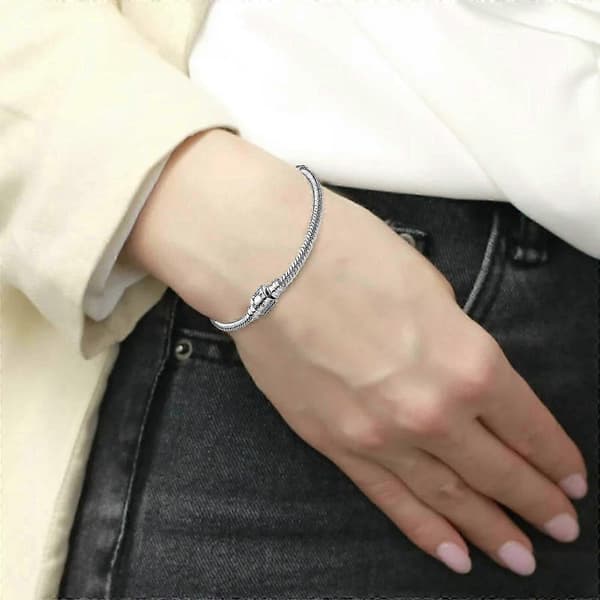 Pandora Ormstickad Armband Med Cylinderlås Och Sterling Silver