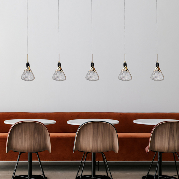 Krone, moderne krone, kreativ og enkel stue spisestue bord hotell krone soverom nattbord lampe taklampe