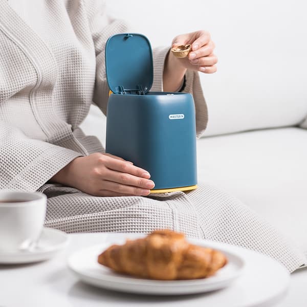 (SC)Mini Countertop Trash Can, Waste Bin with Press Lid, Trash Can Dispenser, Mini Trash Can for Coffee Table, Bathroom