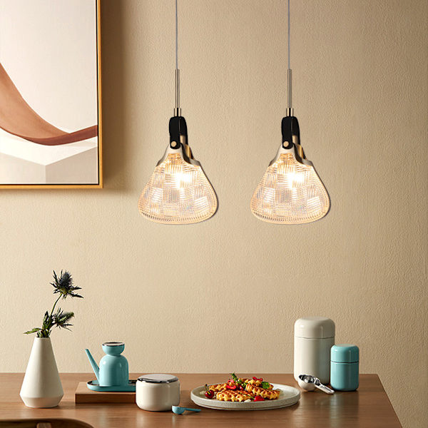 Krone, moderne krone, kreativ og enkel stue spisestue bord hotell krone soverom nattbord lampe taklampe