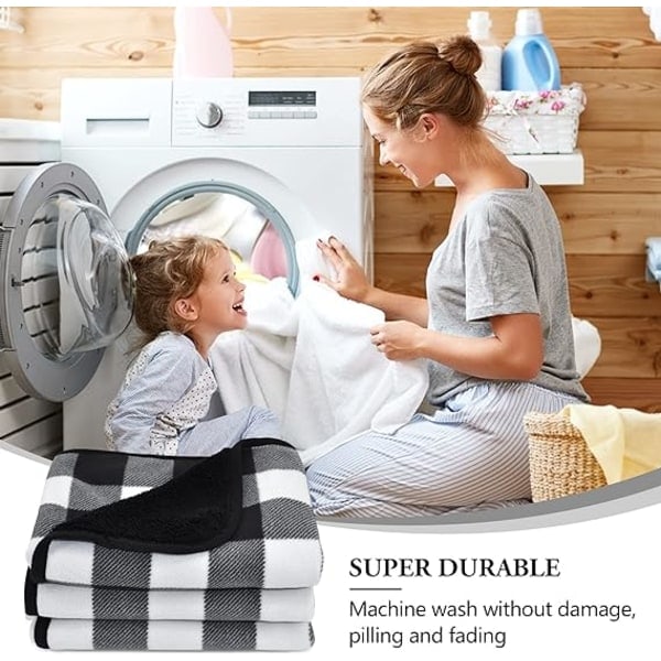 Sort Fleece Poncho til Kvinder - Varm Vinter Cape med Knapper