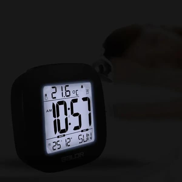 (SC)Compact alarm clock with temperature and date, black - Large, easy-to-read display with backlight - Easy to set and use