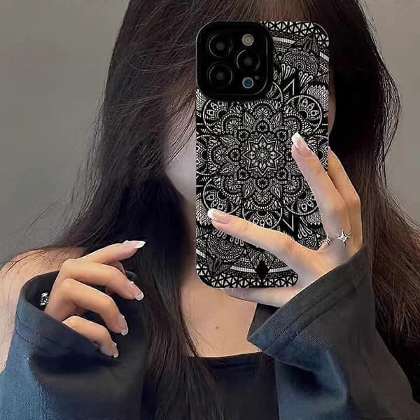 For iPhone 16 Pro Max Deksel Mørk Totem Mønster PU Lær+TPU Bakdeksel