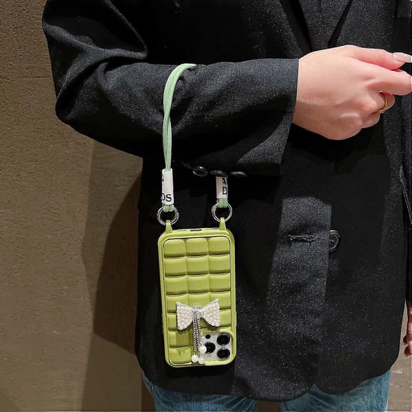 Skal för iPhone 15 Pro Max med handledsrem, TPU-telefonskal, söt 3D-rutnätsrosett-hänge