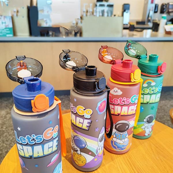 700ml Sugrörskopp Portabel Stor Kapacitet Tecknad Vattenkopp Vattenkopp Kvinnlig Manlig Student Och Kopp K5a9 Blå 700ml Blue 700ml