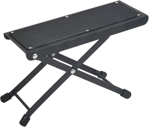 Justerbar gitarfotskammel i metall
