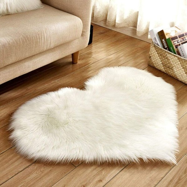 Fluffy Faux Sheepskin Rug Hjerteformet teppe Mykt soveromsteppe for hjem Stue Sofa Gulv Soverom, 40*50 CM (Hvit)