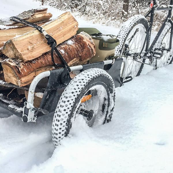 Pyöräperävaunun vetoaisan kiinnitys pyöräperävaunuun