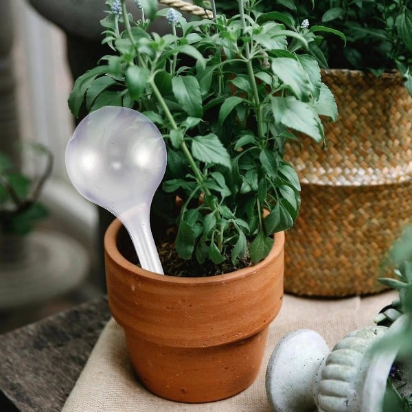 12 stk. automatiske vanningskuler i plast for planter, selvvannende