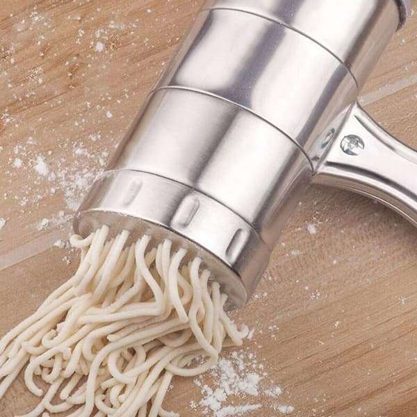 Ruostumattomasta teräksestä valmistettu pastakone