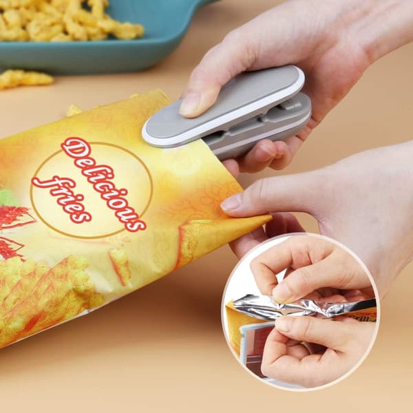 Mini Poseforsegler, 2 i 1 Varmeforsegler og Kutter, Bærbar Chipspose Forseglingsmaskin for Snackbevaring og Matlagring