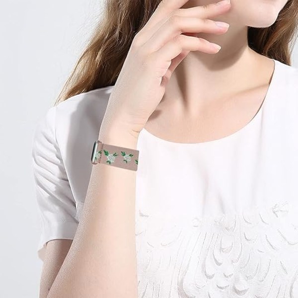 Blomster Sportbånd Kompatibel med Apple Watch, Kvinders Elastisk Vævet Nylon Enkelt Loop Broderet Blomsterprint Urrem til Flere Serier Black Leaf Pink Rose Starlight 38/40/41mm