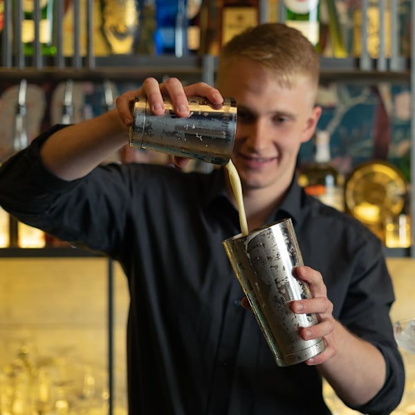 Boston Cocktail Shaker Sæt i Rustfrit Stål - 18oz & 28oz Vægtet Tin på Tin