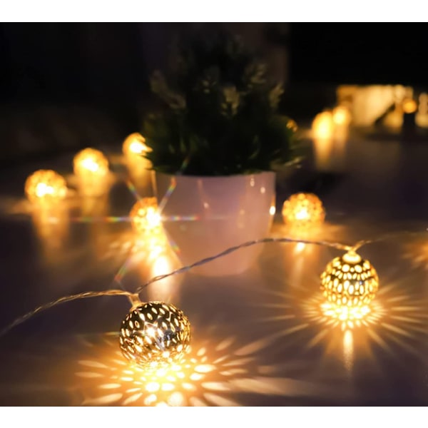 LED Lyslenke med Kuler, Marokkanske Lys med Plugg, 20 Gull Metallkuler med Mønstre, Egnet for Bryllup, Festival, Jul, Innendørs.