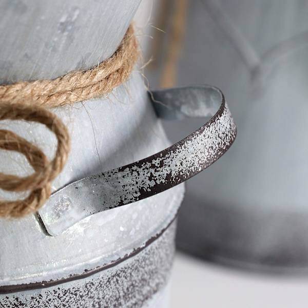 Metall shabby chic vas för blomsterarrangemang med hjärtformad design för vardagsrum, bröllop, trädgård, kontor, juldekoration