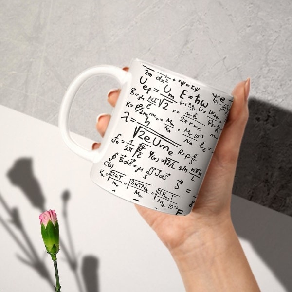 Kaffekopp med matematiske formler - Gruble over berømte matematiske ligninger mens du nyter drikken din - Leveres i en morsom gaveeske