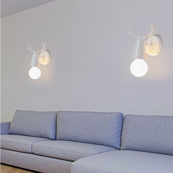Vägglampa i hjorthornsform, justerbar vinkel, modern väggmonterad lampa med exponerad glödlampa för hall, sovrum, vardagsrum, vit
