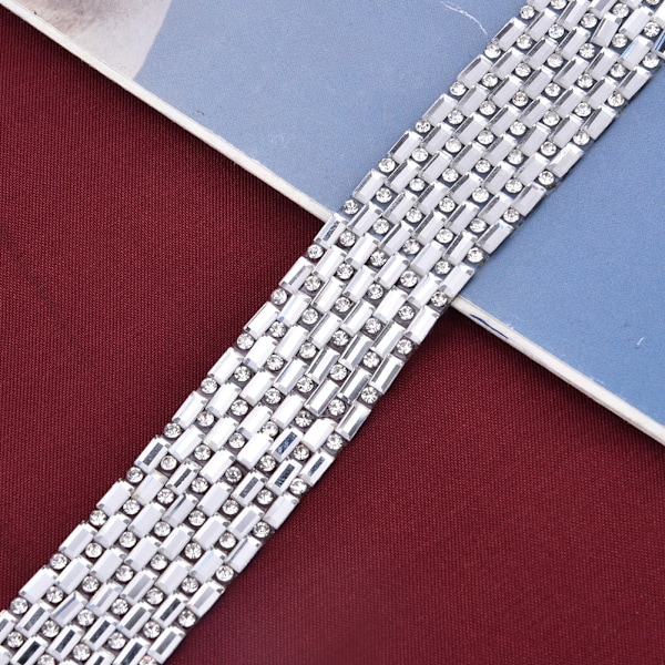 100cm Tät Rhinestonekedja Hotfix Glaskristallband Kläder Klänning Väska Dekoration Vit 2cm 8 Rad