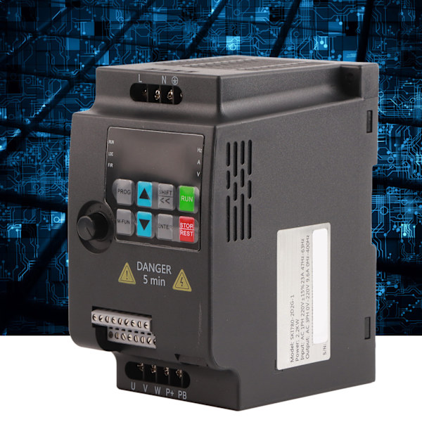 SKI780‑2D2G‑1 Mini VFD Frekvensomformare Inverter 1‑fas 220V till 3‑fas 220V (220VAC 2,2kW)
