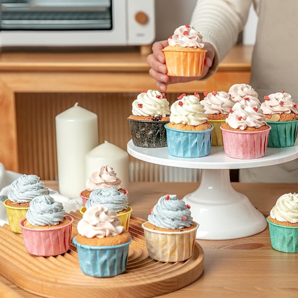 Muffinsformar med prickigt mönster, standardstorlek, värmebeständig non-stick yta för direkt bakning, engångs för bröllop, födelsedagar, jul