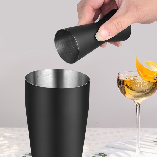 Ruostumattomasta teräksestä valmistettu cocktail-shaker-pullosarja, sisältää