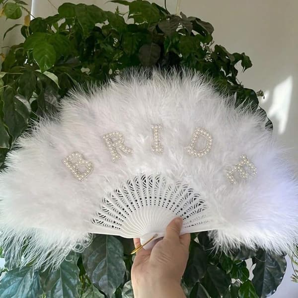 “Bride” Perlebrev Hvid Fjer Foldevifte til Polterabend - Stor Large