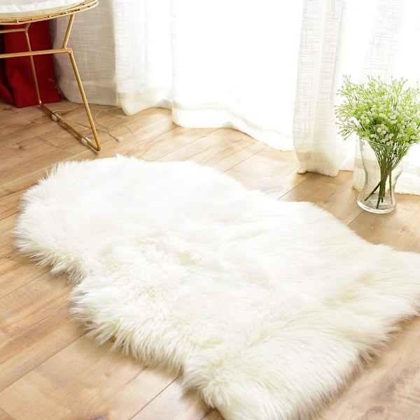 Hantverksmässig Fuskpälsmatta, Fluffig Area Rug för Sovrum, Vardagsrum, Dekorativt Jultema, Kvalitetsfuskpälsmatta för Året-Runt-Komfort, 26 Tum X
