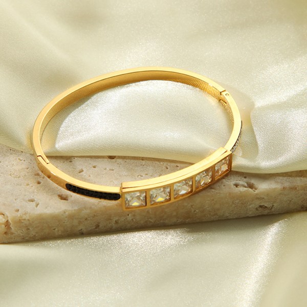 18k Guldarmband för Kvinnor Rhinestone Utsmyckad Elegant Glänsande Vintage Rostfritt Stål Armring YYBL023001 One Size