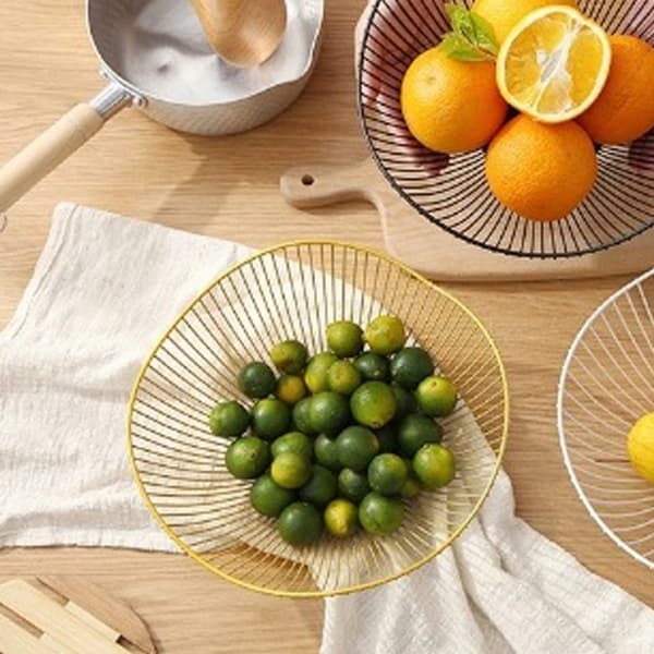 Trendig Design Trådfruktskål För Frukt Och Grönsaker, Miljövänlig Beläggning Halkfria Kuddar, Metallfruktskål Med Bra Luftcirkulation För