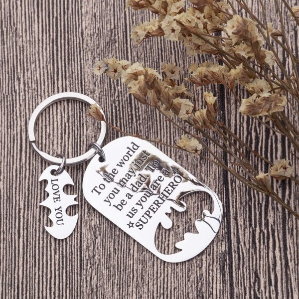 Keychain Present Fathers Day for dad Key Chain to The World You